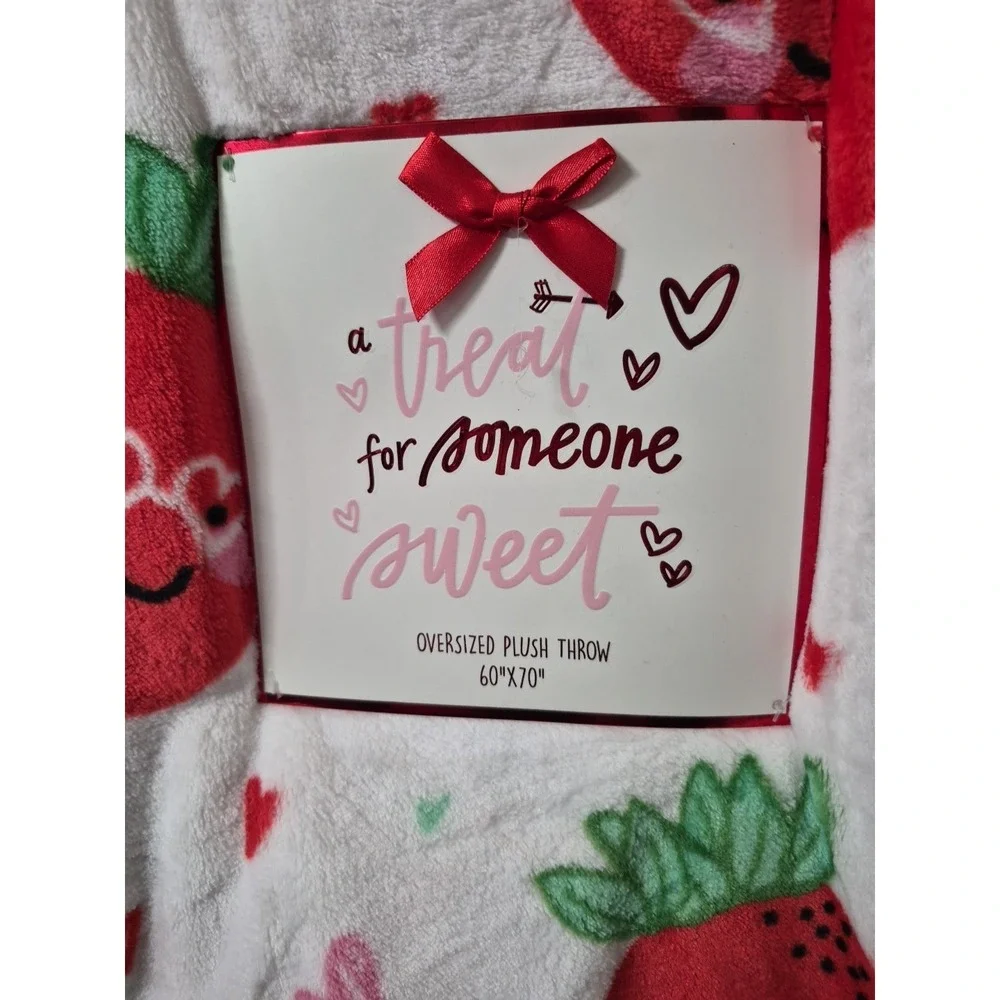 Strawberry Love Throw Blanket for Couch Sofa Super Soft 60x70 Inch New With Tags